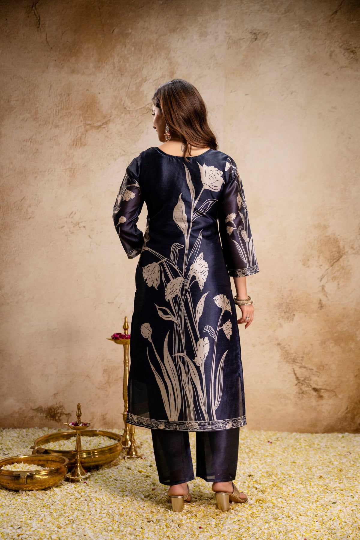 Women’s Soft Assam Silk Digital Printed Kurta Pant Set with Keyhole  Neck with printed Dupattaa