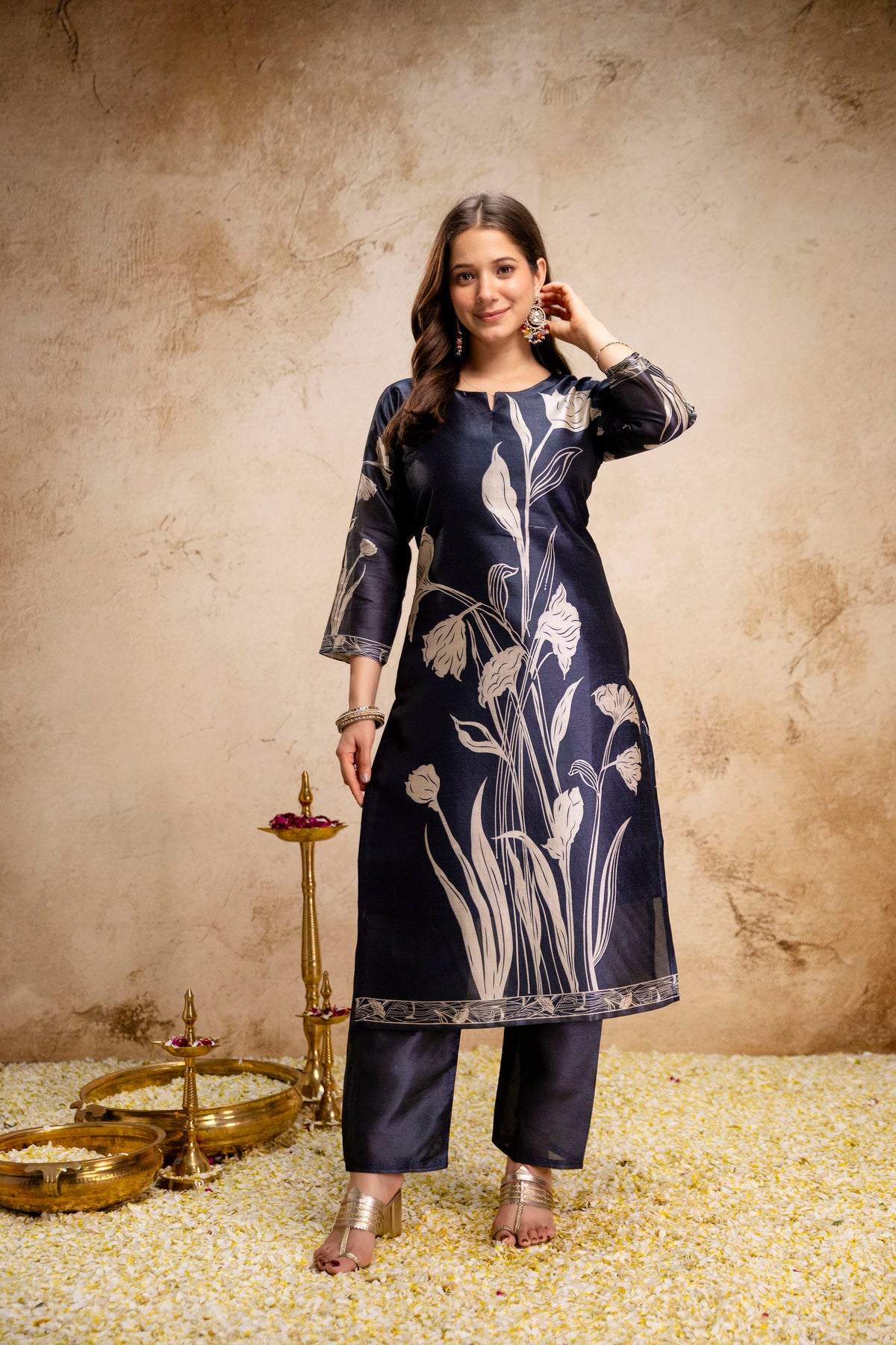 Women’s Soft Assam Silk Digital Printed Kurta Pant Set with Keyhole  Neck with printed Dupattaa