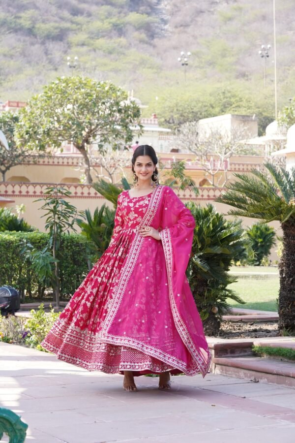 Prampara Jacquard Gown